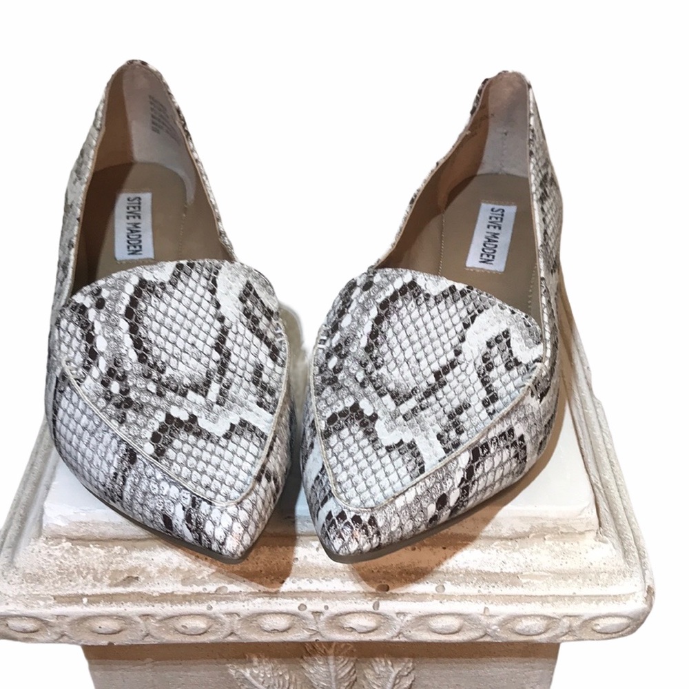 Steve Madden Simulated Snake Skin Flats 6.5M